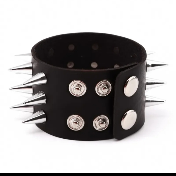 Spiked Leather Bracelet - Picture 6 of 6